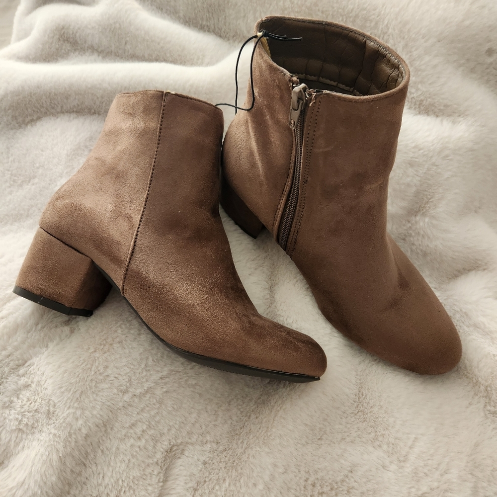 Booties - Picture 4 of 5